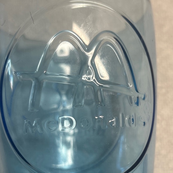 Vintage 1961 McDonalds Drinking Set Of 2 Vibrant Blue Collectible retro Glasses - Picture 4 of 8